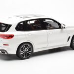 BMW X5 G05 Weiß Paragon 1:18 - image 3 of 8