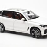 BMW X5 G05 Weiß Paragon 1:18 - image 6 of 8