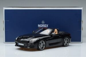 BMW Z4 G29 Schwarz Metallic Norev 1:18 183272 Metall — Bild 7 von 7