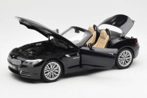 BMW Z4 E89 Spider Schwarz Metallic Kyosho 1:18 08771BK Metall — Bild 2 von 9