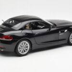 BMW Z4 E89 Spider Schwarz Metallic Kyosho 1:18 - image 4 of 9