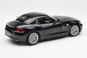 BMW Z4 E89 Spider Schwarz Metallic Kyosho 1:18 08771BK Metall — Bild 4 von 9
