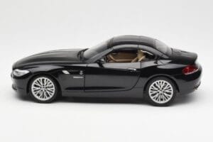 BMW Z4 E89 Spider Schwarz Metallic Kyosho 1:18 08771BK Metall — Bild 5 von 9