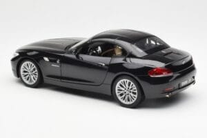 BMW Z4 E89 Spider Schwarz Metallic Kyosho 1:18 08771BK Metall — Bild 8 von 9