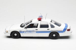 Chevrolet Caprice Sebring Polizei UT Models 1:18 21029 Metall — Bild 3 von 6
