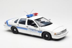 Chevrolet Caprice Sebring Polizei UT Models 1:18 21029 Metall — Bild 4 von 6