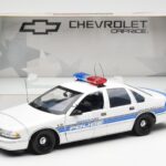 Chevrolet Caprice Sebring Polizei UT Models 1:18 - image 6 of 6