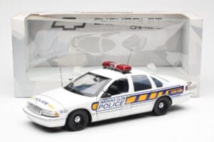 Chevrolet Caprice Watkins Glen Polizei UT Models 1:18 21028 Metall — Bild 6 von 6