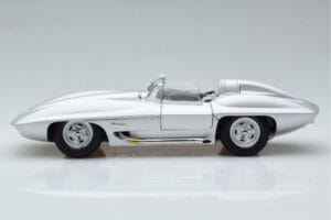 Chevrolet Corvette C1 Stingray Concept AUTOart 1:18 71000 Metall — Bild 5 von 8
