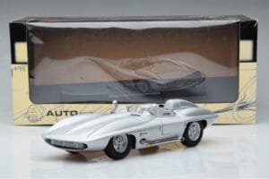 Chevrolet Corvette C1 Stingray Concept AUTOart 1:18 71000 Metall — Bild 8 von 8