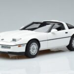 Chevrolet Corvette C4 Weiß AUTOart 1:18 71243 Metall