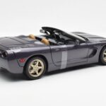 Chevrolet Corvette C5 Cabriolet Lila Perl Metallic UT Models 1:18 - image 2 of 6