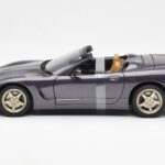 Chevrolet Corvette C5 Cabriolet Lila Perl Metallic UT Models 1:18 - image 3 of 6
