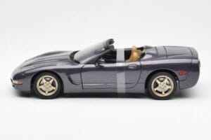 Chevrolet Corvette C5 Cabriolet Lila Perl Metallic UT Models 1:18 21010 Metall — Bild 3 von 6