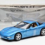 Chevrolet Corvette C5 Blau Metallic UT Models 1:18 - image 6 of 6