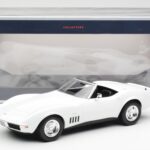 Chevrolet Corvette C3 Cabriolet Can-Am Weiß Norev 1:18 - image 6 of 6