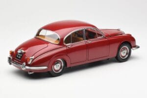 Daimler 250 V8 Rot Paragon 1:18 PA-98312 Metall — Bild 3 von 8