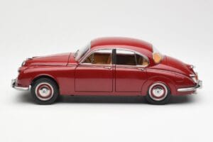 Daimler 250 V8 Rot Paragon 1:18 PA-98312 Metall — Bild 4 von 8