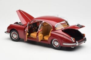 Daimler 250 V8 Rot Paragon 1:18 PA-98312 Metall — Bild 5 von 8