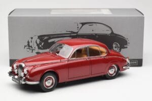 Daimler 250 V8 Rot Paragon 1:18 PA-98312 Metall — Bild 8 von 8