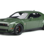 Dodge Challenger R/T SCAT Pack Widebody Grün GT Spirit 1:18