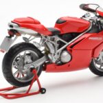Ducati 999 Rot Minichamps 1:12 - image 3 of 4