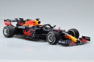 Red Bull Racing RB16B #33 M. Verstappen Abu Dhabi GP F1 World Champion 2021 Minichamps 1:18 110212333 Metall — Bild 4 von 6