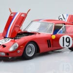 Ferrari 250 GTO #19 24 Hours of Le Mans 1962 Kyosho 1:18 08438A - image 2 of 10