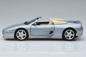 Ferrari F355 Spider Hot Wheels 1:18 23907 Metall — Bild 4 von 7