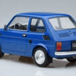 Fiat 126P Blau MCG 1:18 MCG18324 Metall - image 5 of 6