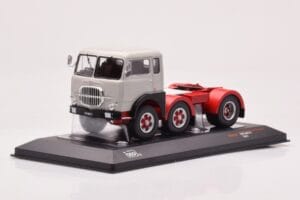 Fiat 690 T1 Weiß IXO 1:43 TR176 Metall — Bild 3 von 4
