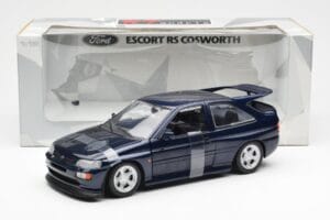 Ford Escort RS Cosworth Blau Metallic UT Models 1:18 180082101-R1 Metall — Bild 2 von 6