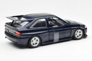 Ford Escort RS Cosworth Blau Metallic UT Models 1:18 180082101-R1 Metall — Bild 5 von 6