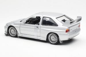 Ford Escort RS Cosworth Straßenfahrzeug Silber UT Models 1:18 22706 Metall — Bild 4 von 6