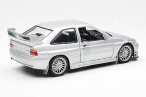 Ford Escort RS Cosworth Straßenfahrzeug Silber UT Models 1:18 22706 Metall — Bild 5 von 6