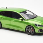 Ford Focus Mk5 ST Phase 2 Mean Grün Otto 1:18 - image 4 of 6