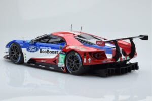 Ford GT Chip Ganassi Racing UK #67 M. Franchitti / A. Priaulx / H. Tincknell 24 Hours of Le Mans 2016 Minichamps 1:18 1551686 — Bild 5 von 6