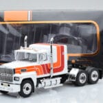 Ford LTL 9000 Weiß Rot Orange IXO 1:43 - image 5 of 5