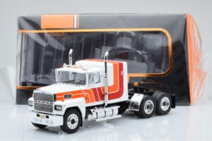 Ford LTL 9000 Weiß Rot Orange IXO 1:43 TR094 Metall — Bild 5 von 5