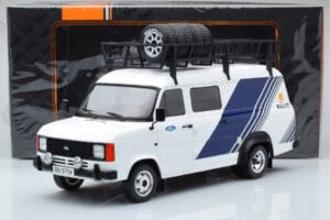 Ford Transit Mk2 Van Team Ford Rally Assistance IXO 1:18 18RMC058XE Metall — Bild 6 von 6