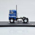 Freightliner COE Blau Weiß IXO 1:43 - image 2 of 4