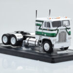 Freightliner FLA Weiß Grün IXO 1:43 - image 3 of 4