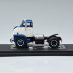 GMC 950 COE Blau Weiss IXO 1:43 - image 3 of 6