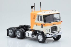 GMC Astro 95 Beige Weiß IXO 1:43 TR167 Metall — Bild 3 von 5