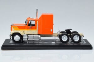 GMC General Orange IXO 1:43 TR129 Metall — Bild 3 von 6
