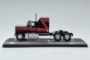 GMC General Rot Schwarz IXO 1:43 TR102 Metall — Bild 3 von 6