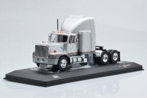 GMC General SBFA Silber IXO 1:43