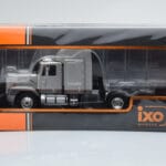 GMC General SBFA Silber IXO 1:43 - image 6 of 6