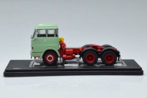 Henschel HS 19 TS Grün IXO 1:43 TR151 Metall — Bild 3 von 6