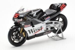 Honda NSR500 West Honda Pons #65 L. Capirossi 500cc World Championship 2001 Minichamps 1:12 122016165 Metall — Bild 2 von 4